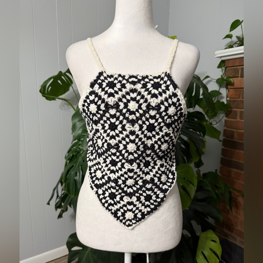 #9)  American Eagle cotton crocheted top size M